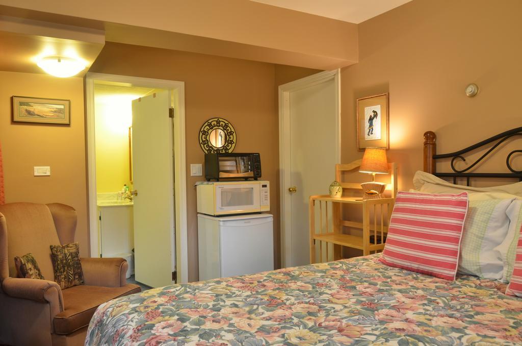 Bed and Breakfast At Nautica Tigh Private Keypad Entrances Колікум-Біч Екстер'єр фото